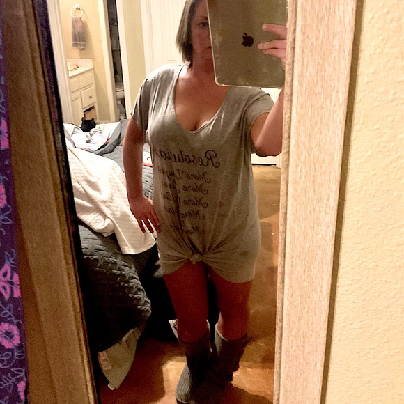 NEW LISTING ‼️SHOW ME YOUR MUMU Tee - Picture 9 of 11